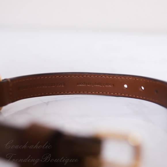 Coach F26175 Small Pet Dog Collar Gift Box - Picture 7 of 8